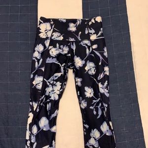 Buttery soft Athleta leggings. Size XSP